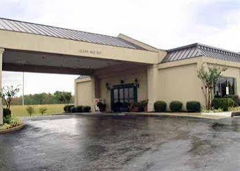 Quality South Inn Holly Springs